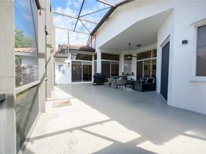 2621 Oakbrook Ln, Weston FL 33332