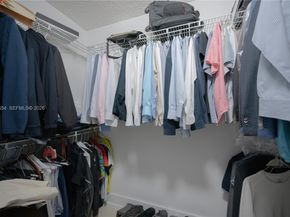 2621 Oakbrook Ln, Weston FL 33332