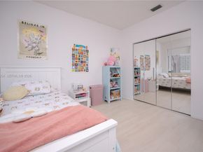 2621 Oakbrook Ln, Weston FL 33332