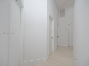 2621 Oakbrook Ln, Weston FL 33332