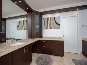 2621 Oakbrook Ln, Weston FL 33332