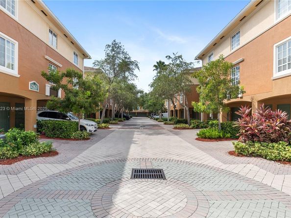 2961 NE 185th St 1617, Aventura FL 33180