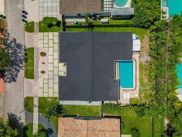 20600 NE 22nd Ct, Aventura FL 33180