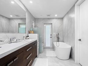 20600 NE 22nd Ct, Aventura FL 33180