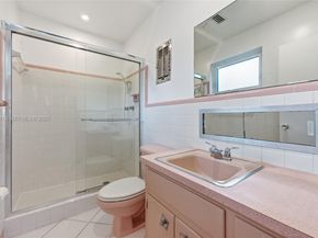 3497 NE 20th Ave, Oakland Park FL 33306