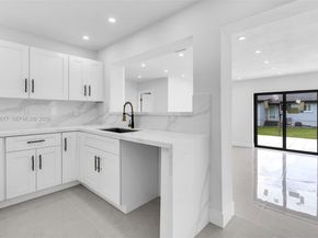 13930 Van Buren St, Miami FL 33176