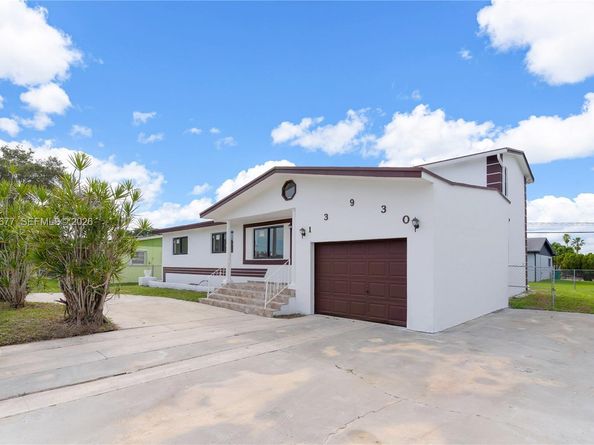 13930 Van Buren St, Miami FL 33176