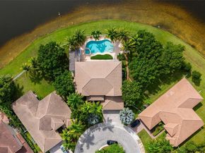 926 Marina Dr, Weston FL 33327