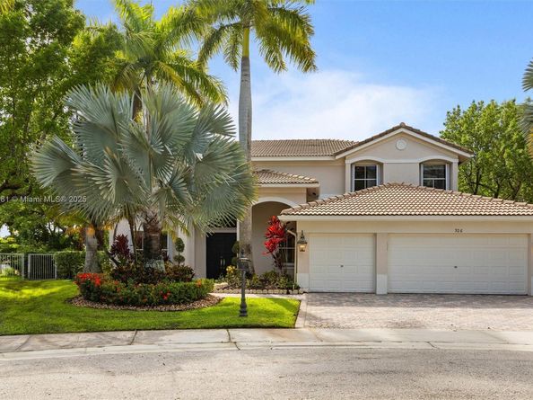926 Marina Dr, Weston FL 33327