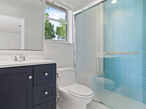 926 Marina Dr, Weston FL 33327