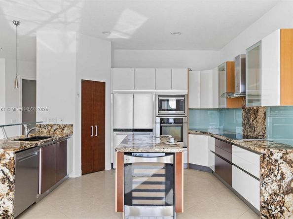 926 Marina Dr, Weston FL 33327
