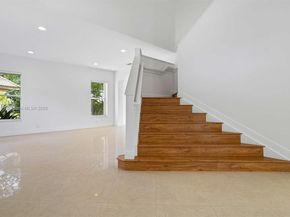 926 Marina Dr, Weston FL 33327