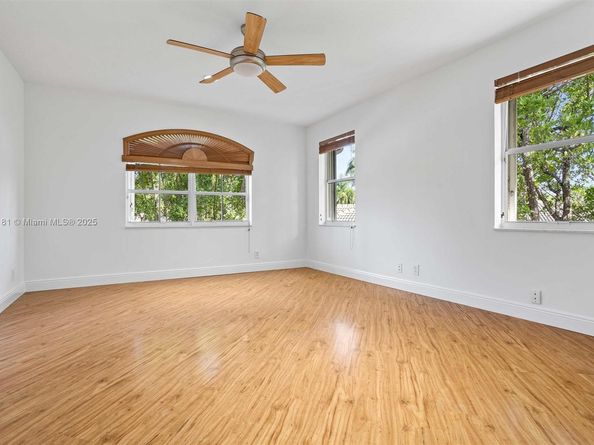 926 Marina Dr, Weston FL 33327