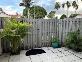 1514 Springside Dr, Weston FL 33326