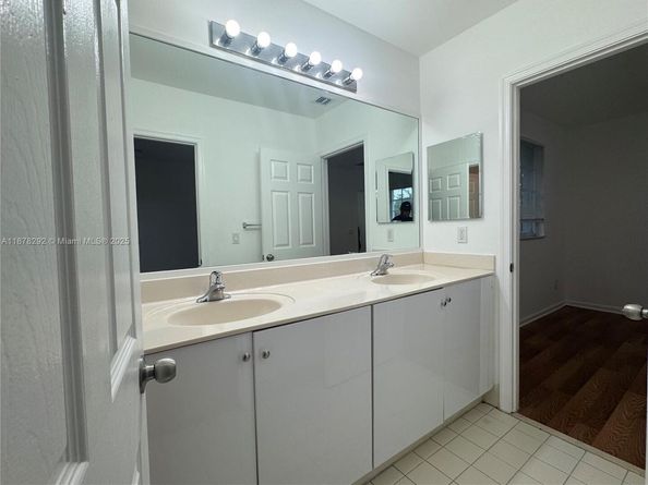 1415 NW 34th Way, Lauderhill FL 33311