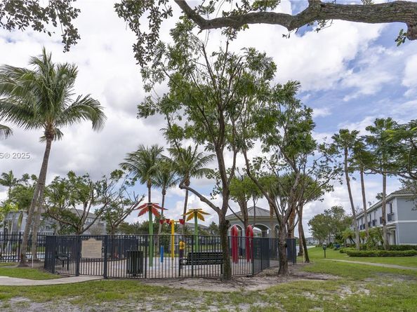 1415 NW 34th Way, Lauderhill FL 33311