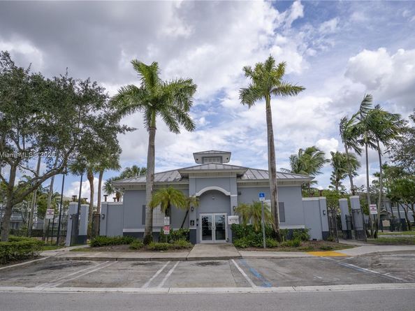 1415 NW 34th Way, Lauderhill FL 33311