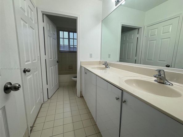 1415 NW 34th Way, Lauderhill FL 33311