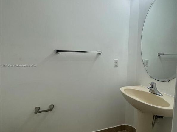 1415 NW 34th Way, Lauderhill FL 33311