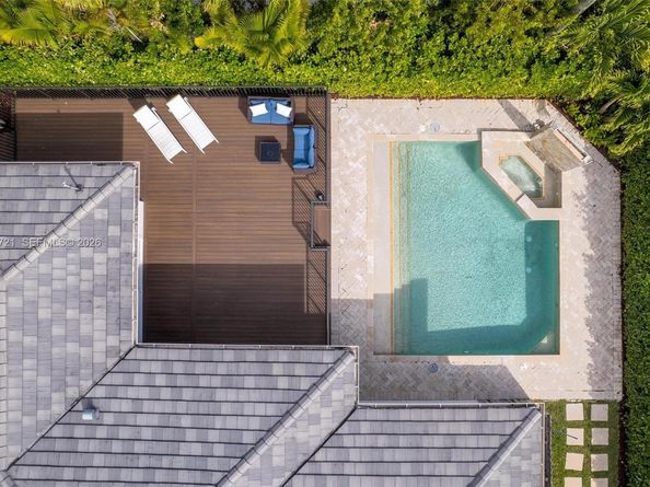 1001 NE 86th St, Miami FL 33138