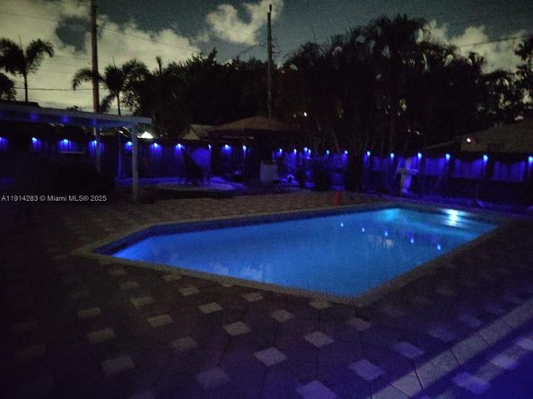 6810 Douglas St, Hollywood FL 33024