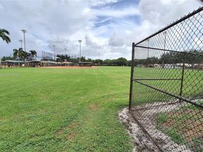 6810 Douglas St, Hollywood FL 33024