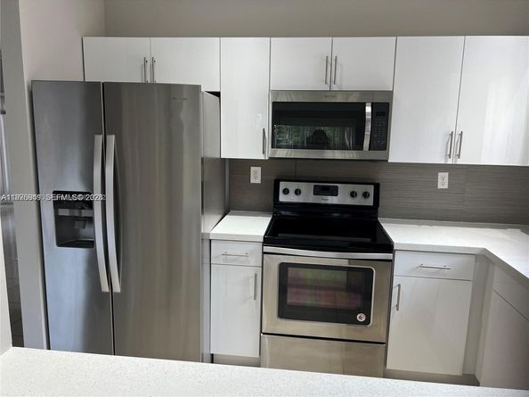 3389 NE 4th St, Homestead FL 33033