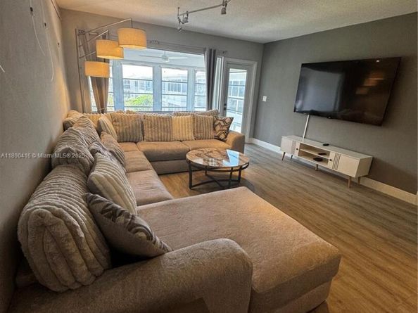 1000 SW 12th St 301, Fort Lauderdale FL 33315