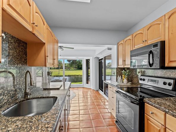 5721 Bayberry Ln, Tamarac FL 33319