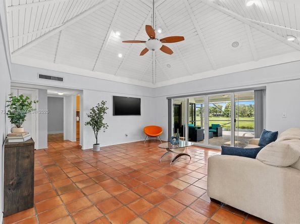 5721 Bayberry Ln, Tamarac FL 33319