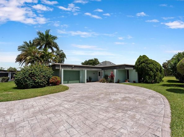 5721 Bayberry Ln, Tamarac FL 33319