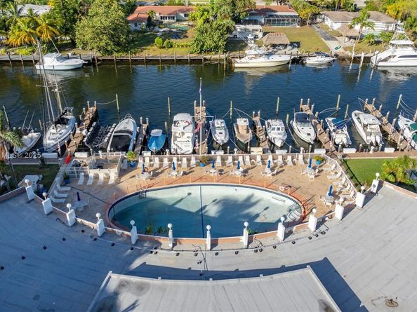 2731 NE 14th St Cswy 115, Pompano Beach FL 33062