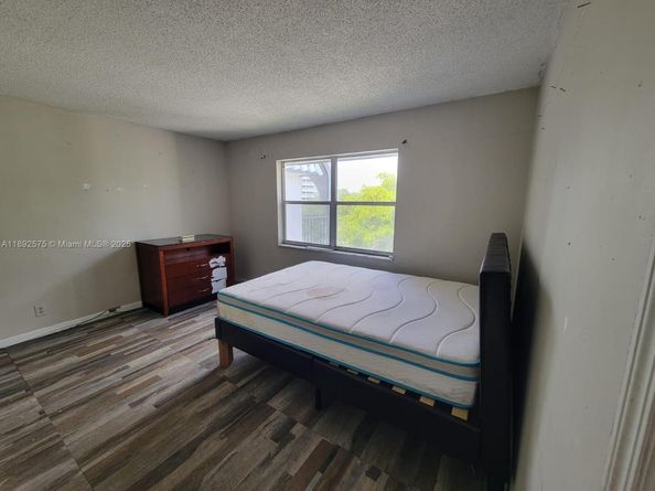 3300 Spanish Moss Ter 403, Lauderhill FL 33319