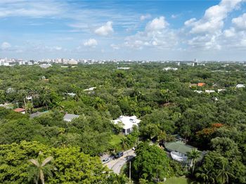 1701 S Bayshore Dr