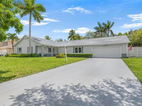 14821 SW 148th St Cir, Miami FL 33196