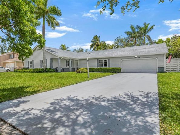 14821 SW 148th St Cir, Miami FL 33196