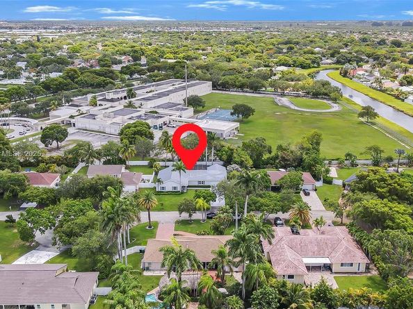 14821 SW 148th St Cir, Miami FL 33196