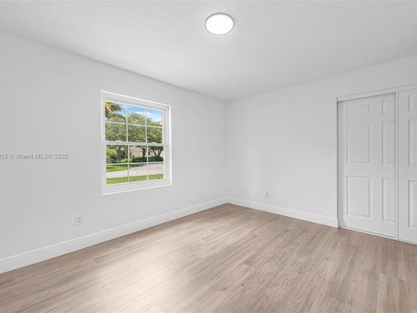14821 SW 148th St Cir, Miami FL 33196