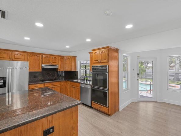 14821 SW 148th St Cir, Miami FL 33196