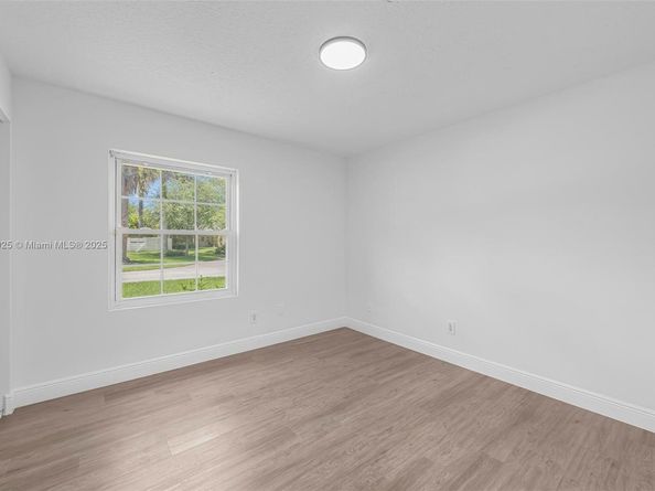 14821 SW 148th St Cir, Miami FL 33196