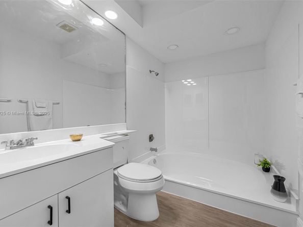 14821 SW 148th St Cir, Miami FL 33196