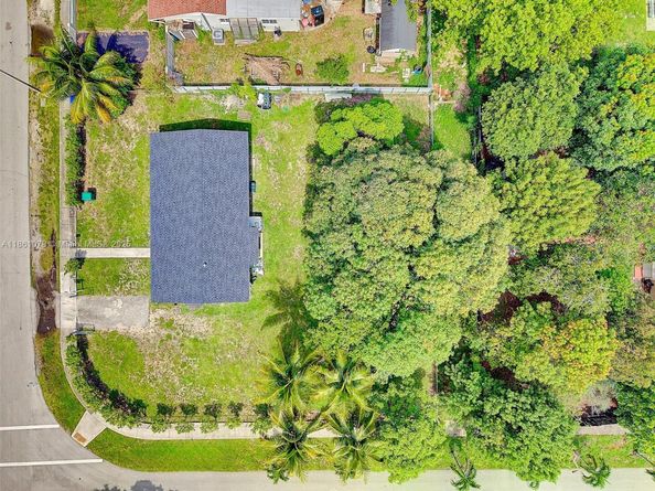 3354 NW 181st St, Miami Gardens FL 33056