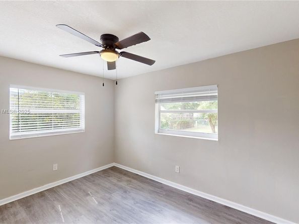 3354 NW 181st St, Miami Gardens FL 33056