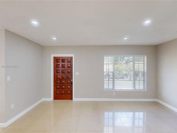 3354 NW 181st St, Miami Gardens FL 33056