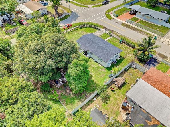3354 NW 181st St, Miami Gardens FL 33056