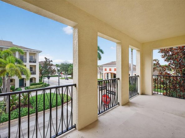 27 SW 6th Ct, Pompano Beach FL 33060