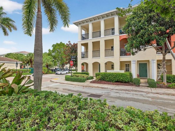 27 SW 6th Ct, Pompano Beach FL 33060