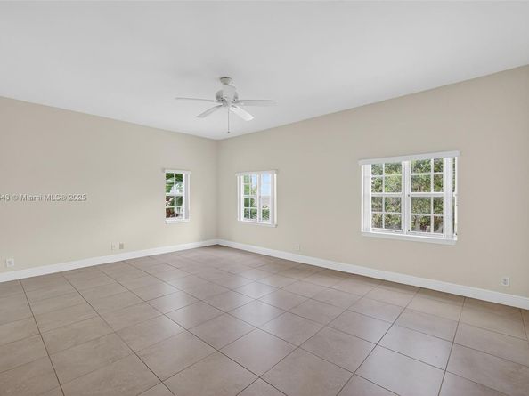 27 SW 6th Ct, Pompano Beach FL 33060