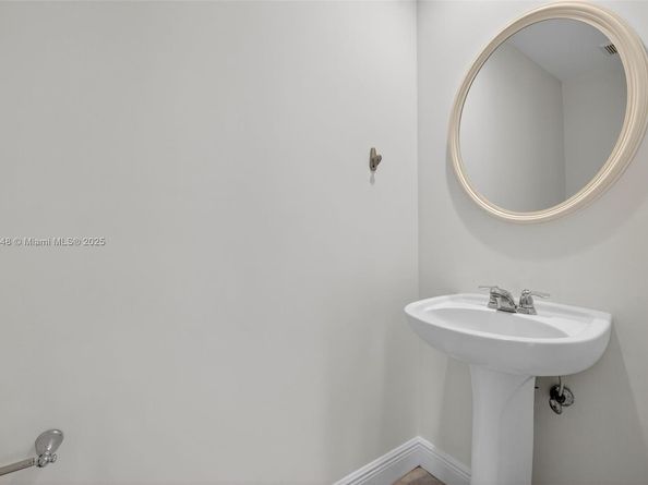27 SW 6th Ct, Pompano Beach FL 33060