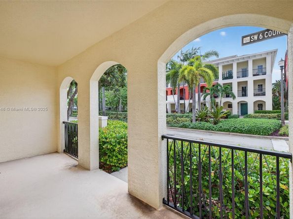 27 SW 6th Ct, Pompano Beach FL 33060